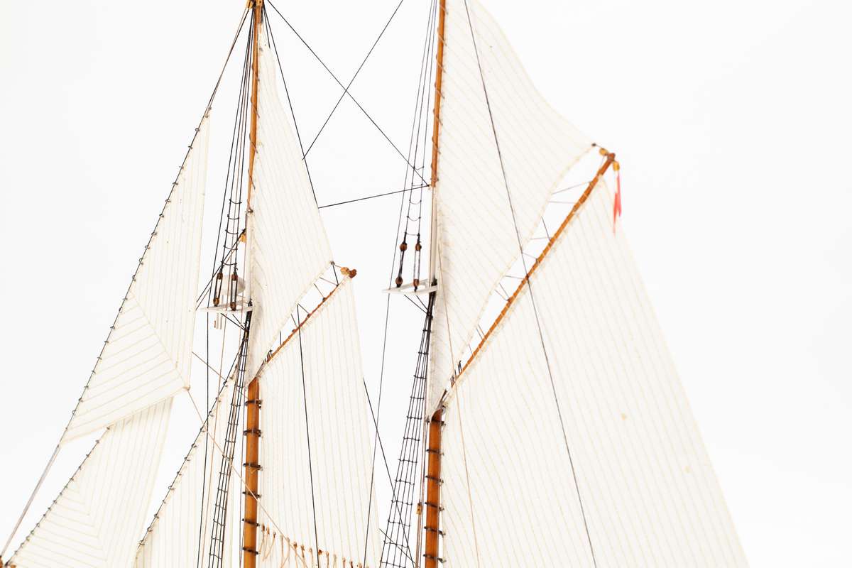 1:100 Bluenose II -Wooden hull