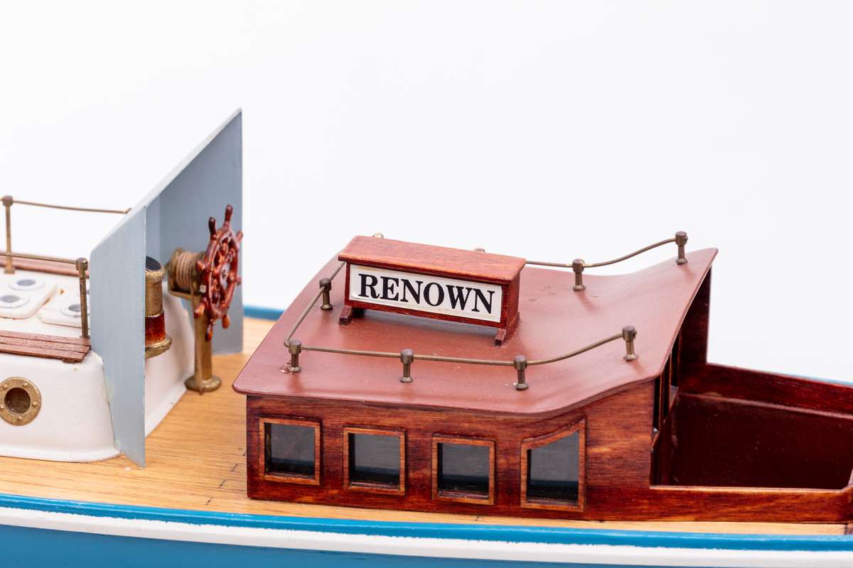 1:35 H.M.S. Renown-wooden hull