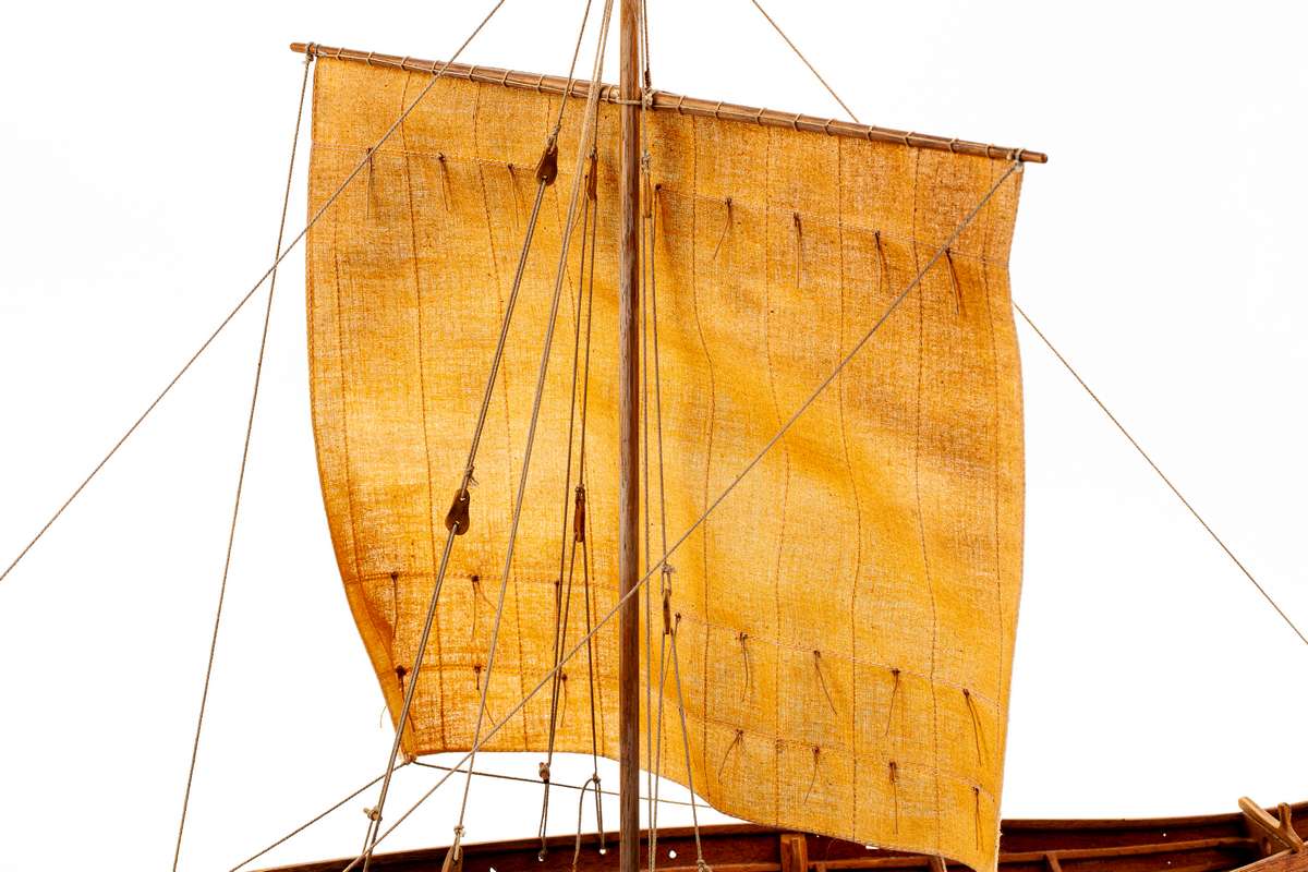 1:25 Roar Ege  -Wooden hull