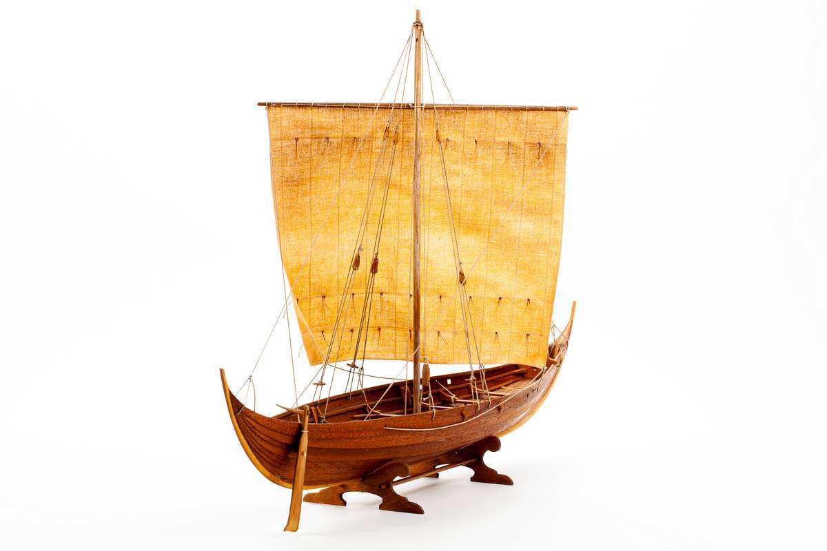 1:25 Roar Ege  -Wooden hull