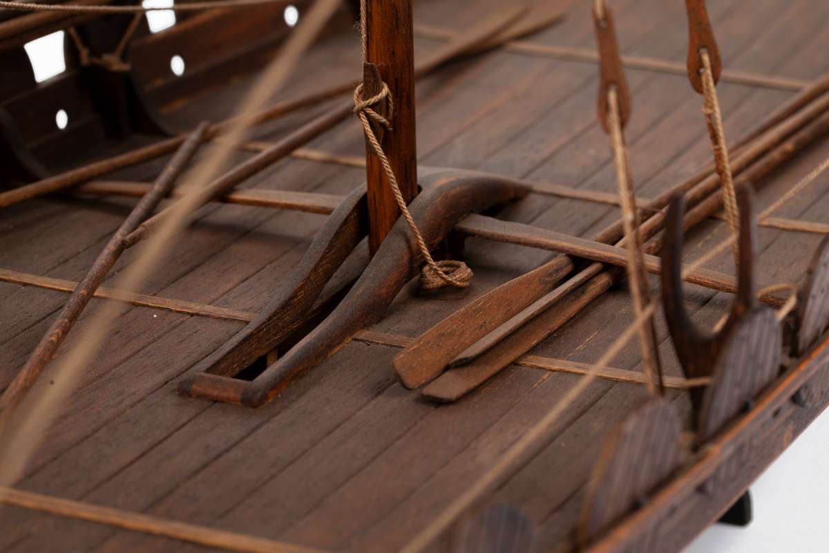 1:25 Oseberg Special -Wooden hull - Photo manual