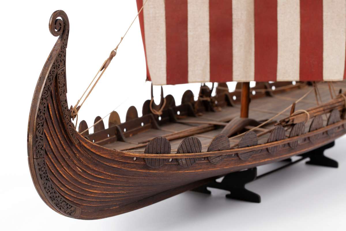 1:25 Oseberg Special -Wooden hull - Photo manual