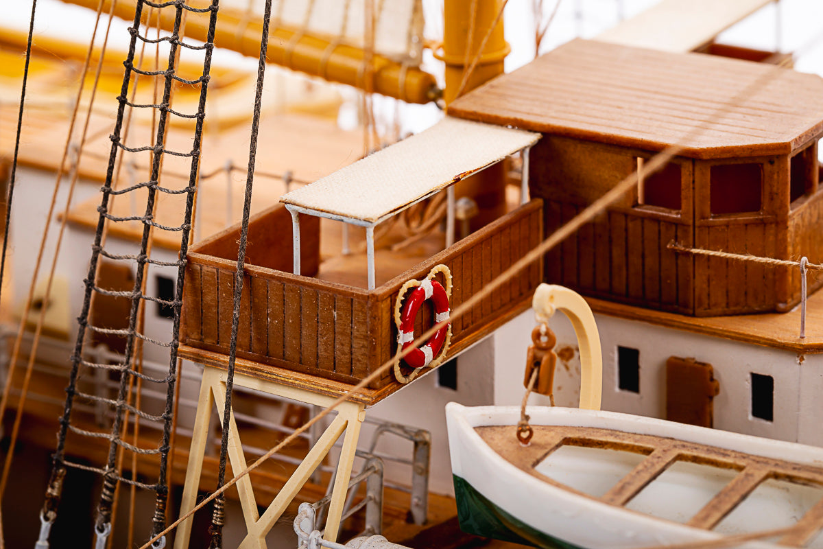 1:100 Esmeralda Special Edition  -Wooden hull