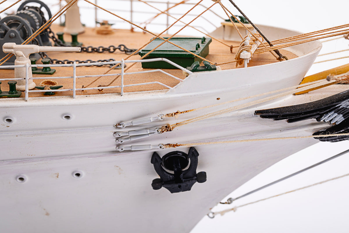 1:100 Esmeralda Special Edition  -Wooden hull