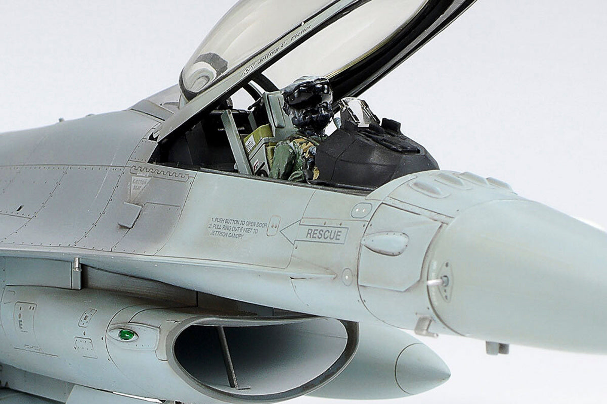 1/48 F-16C (block 25/32)