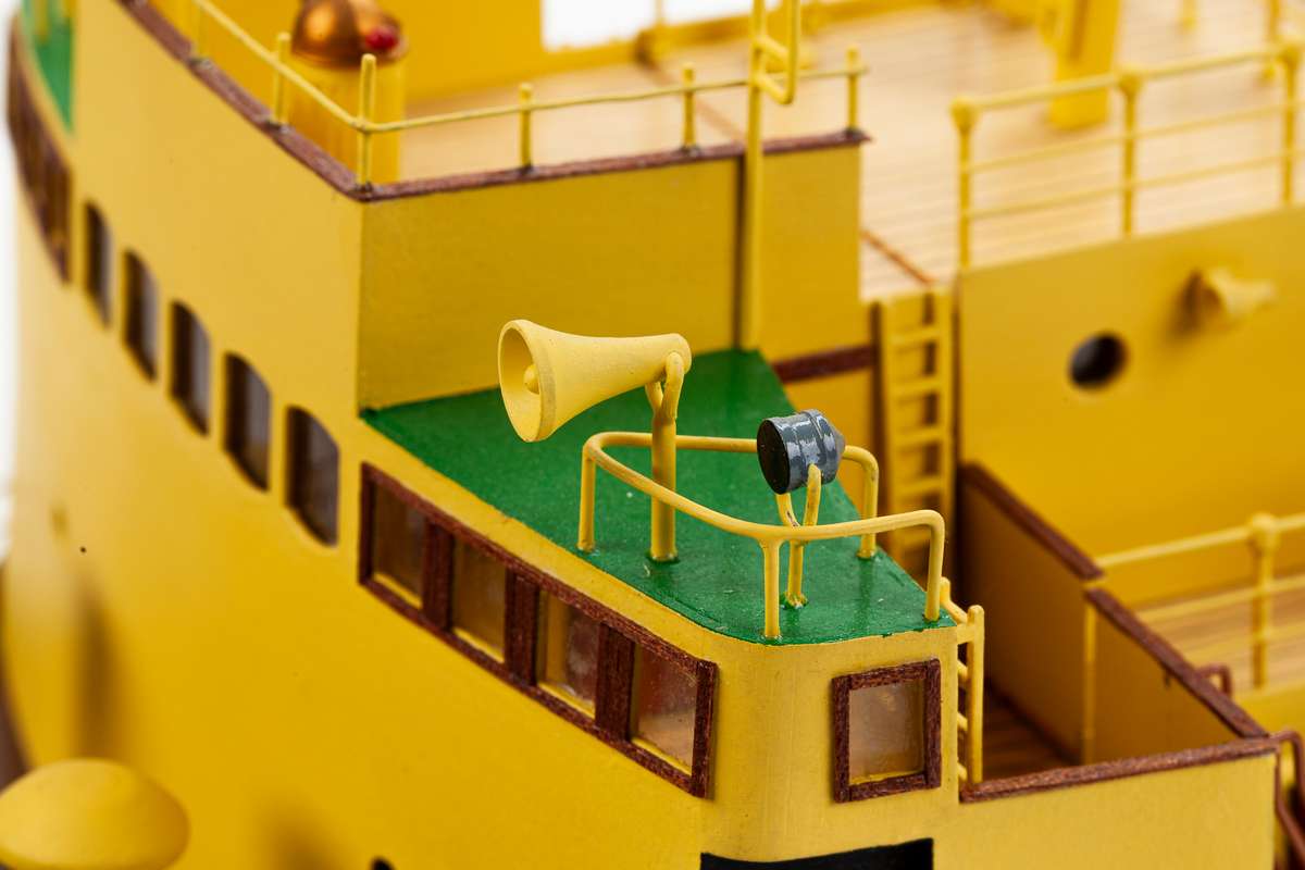 1:75 Elbjørn Icebreaker -Wooden hull
