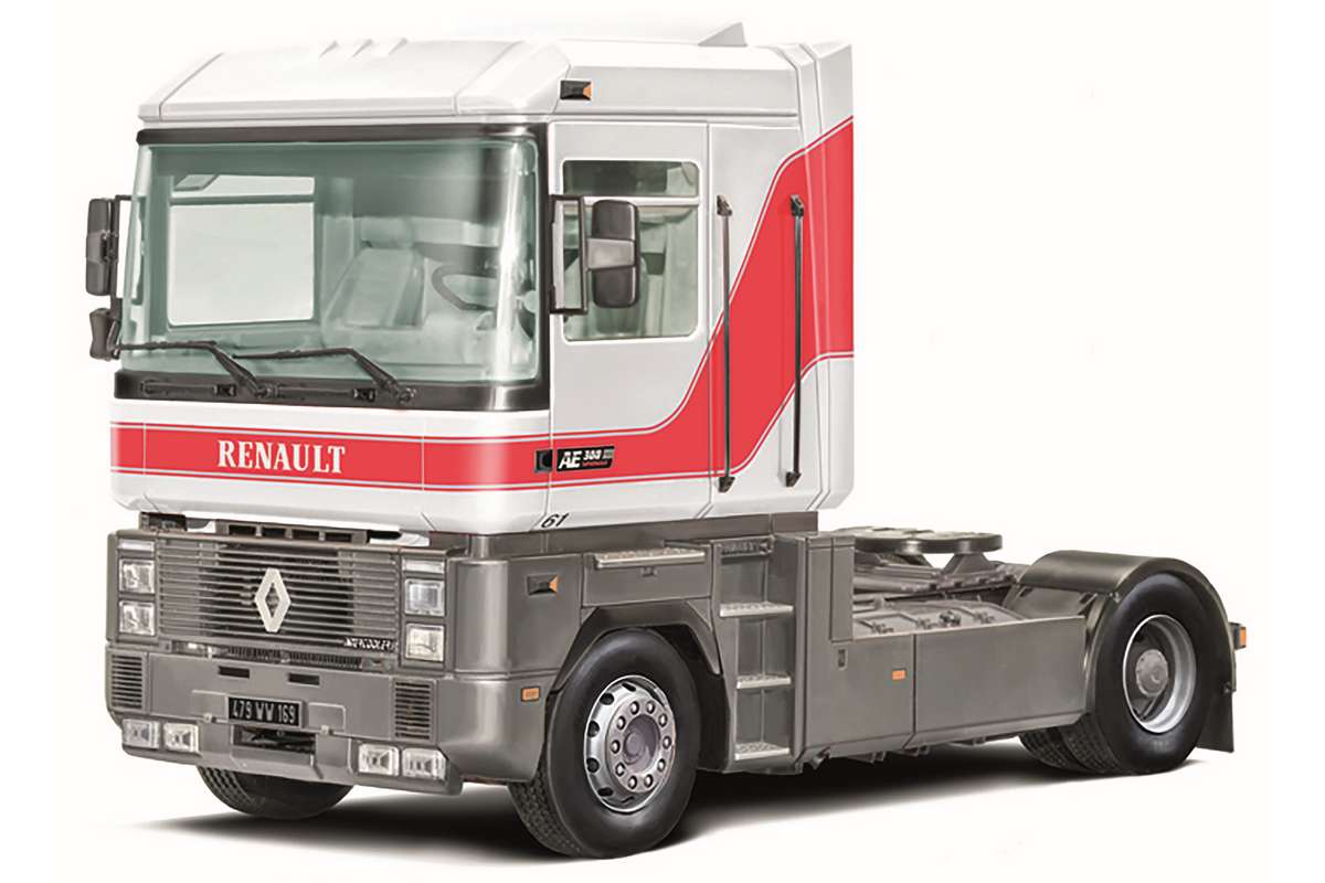 1:24 Renault AE500 Magnum