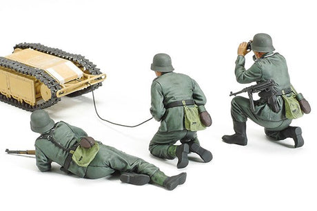 1/35 German Assault Pioneer Team & Goliath Set