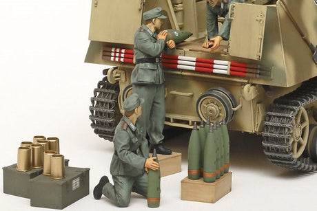 1:35 German Heavy Self-Propelled Howitzer Hummel