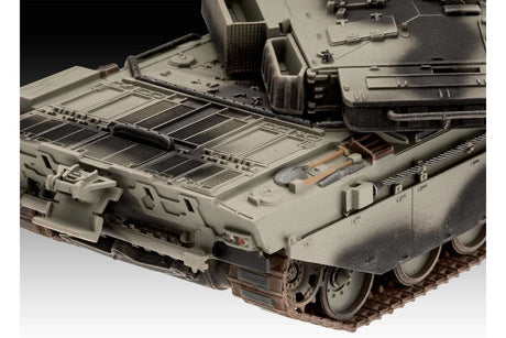 Challenger 1 1:72