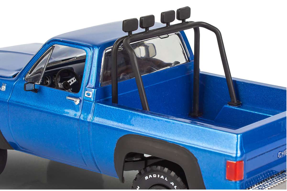 78 Chevy 4x4 Pickup with Go-kart 1:25