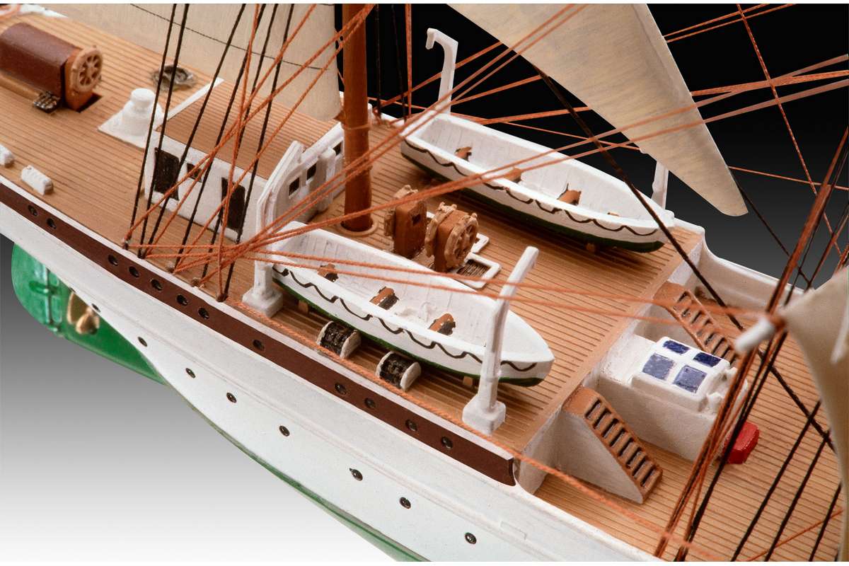 Model Set Gorch Fock 1:350