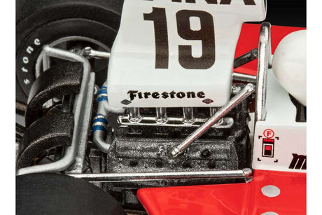 Model Set Surtees TS16/03 1:32