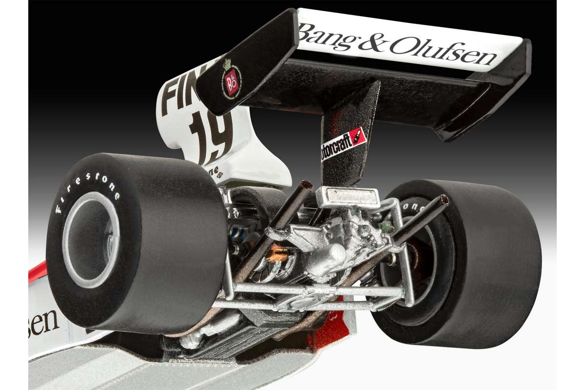Model Set Surtees TS16/03 1:32