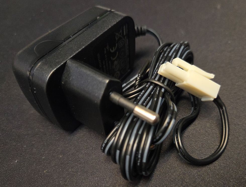 9V laddare med Mini-Tamiya kontakt – 200 mAh