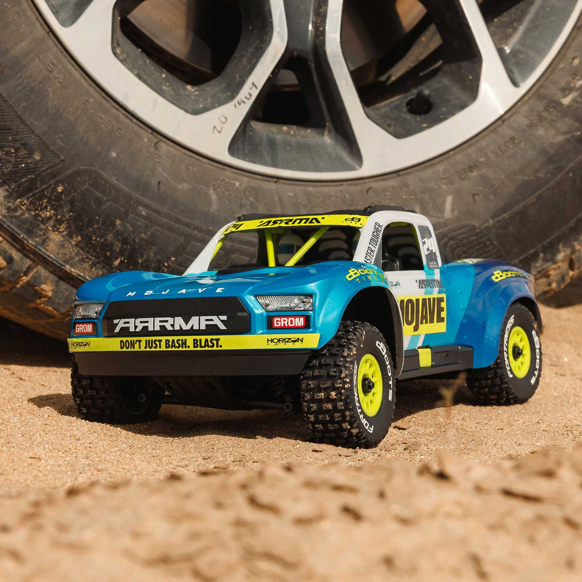 MOJAVE GROM 4x4 SMART Small Scale Desert Truck