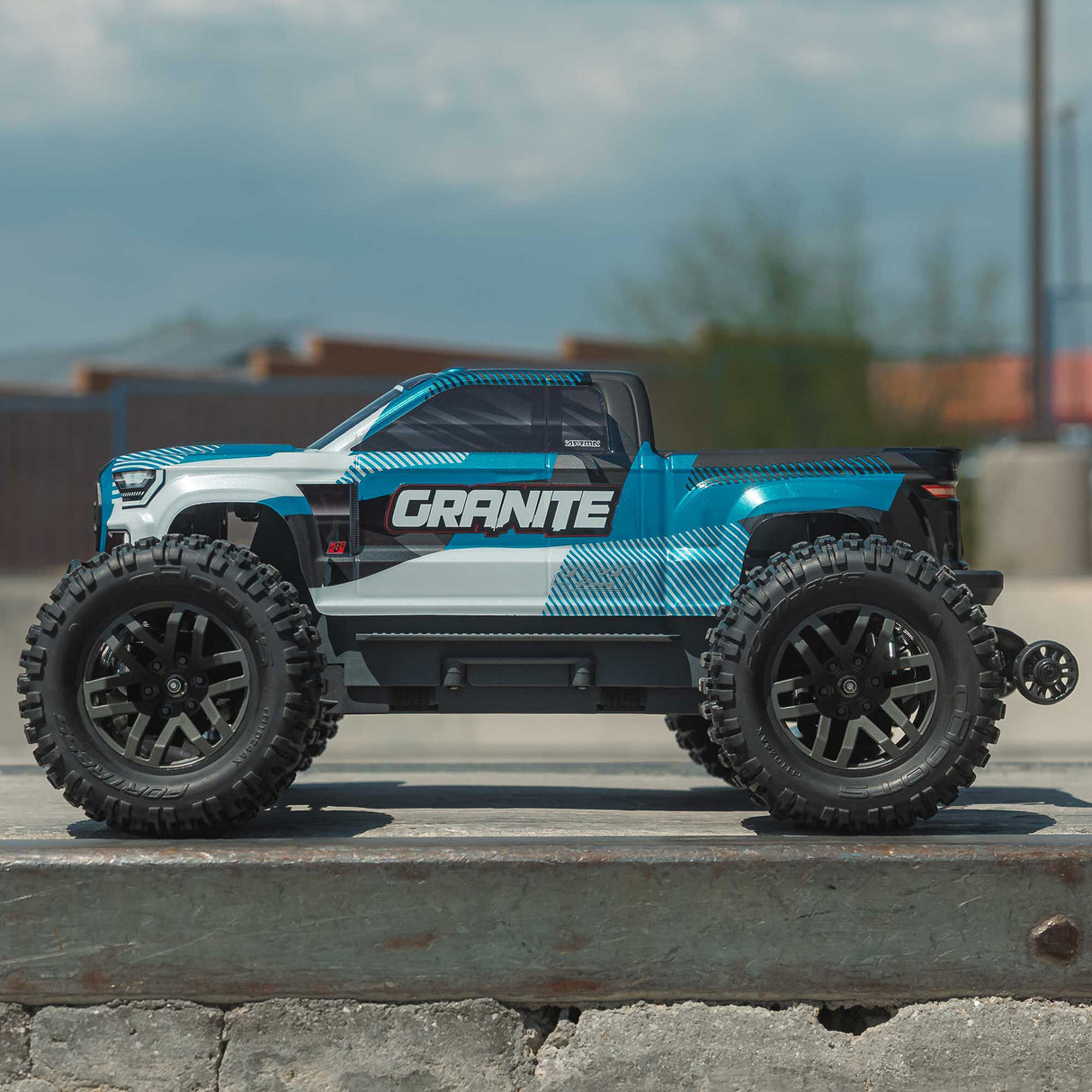 1/10 SCX10 III Coyote 4X4 RTR Brushed Rock Crawler, Blue