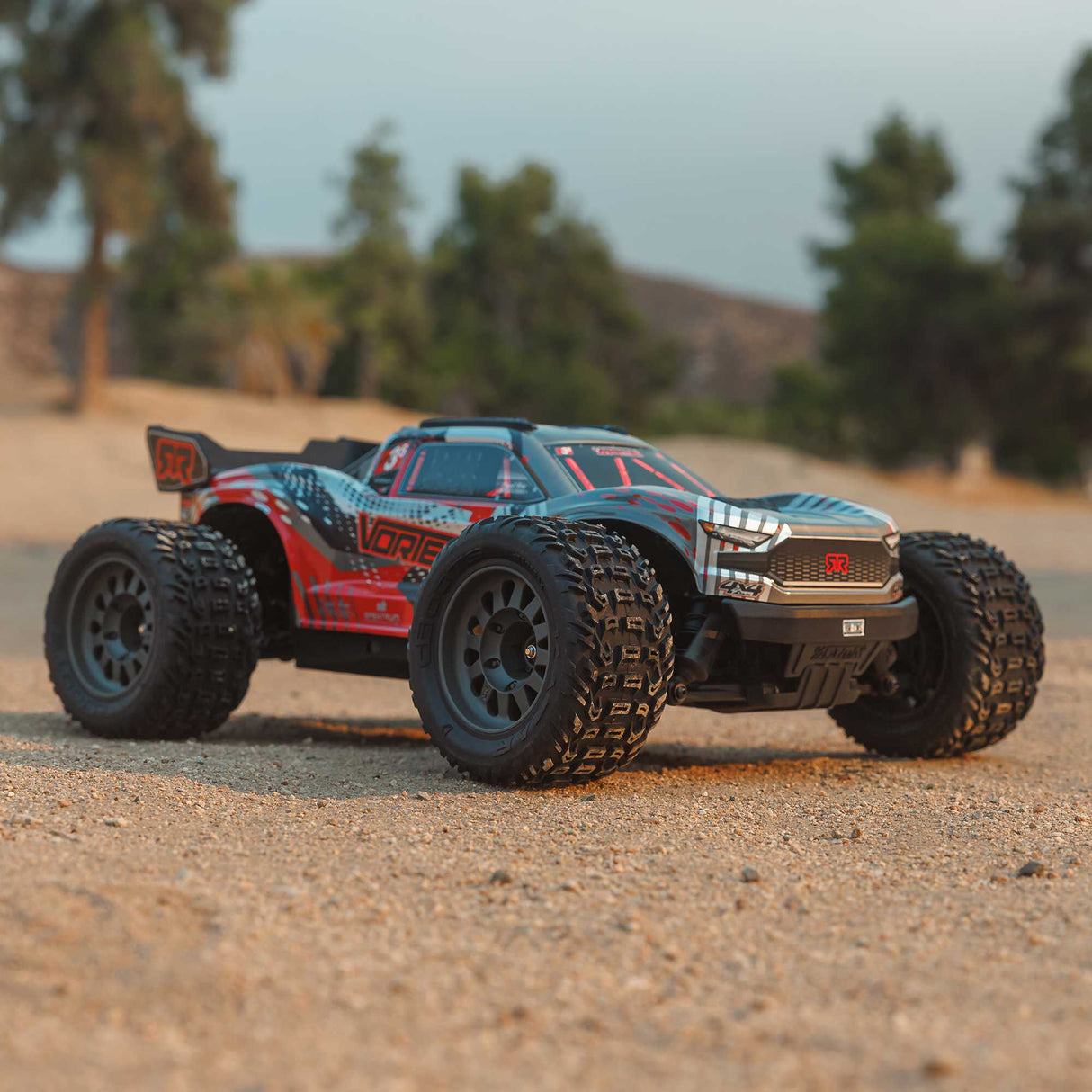 1/10 SCX10 III Coyote 4X4 RTR Brushed Rock Crawler, Blue