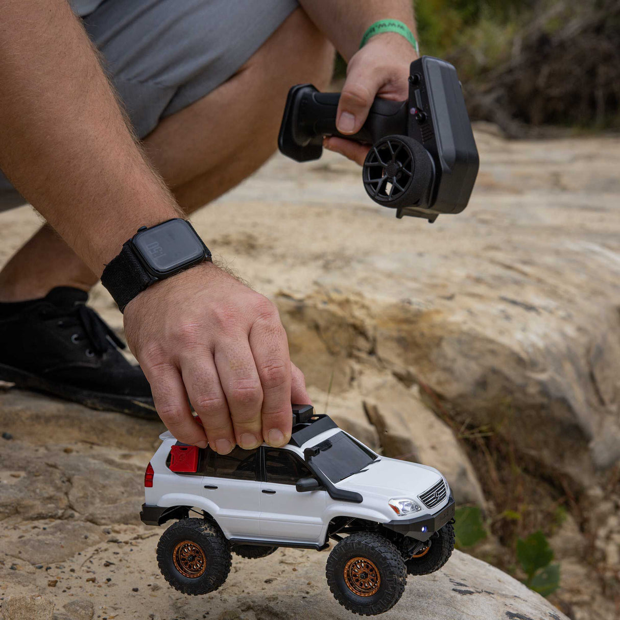 1/10 SCX10 III Coyote 4X4 RTR Brushed Rock Crawler, Blue