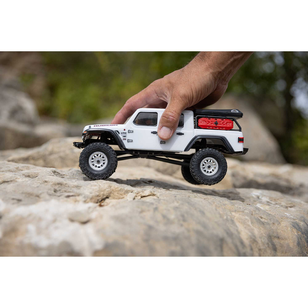 SCX24 Jeep Gladiator 4WD Rock Crawler RTR