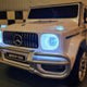 Mercedes-Benz G63 24V elbil til børn – 2 personer, hvid
