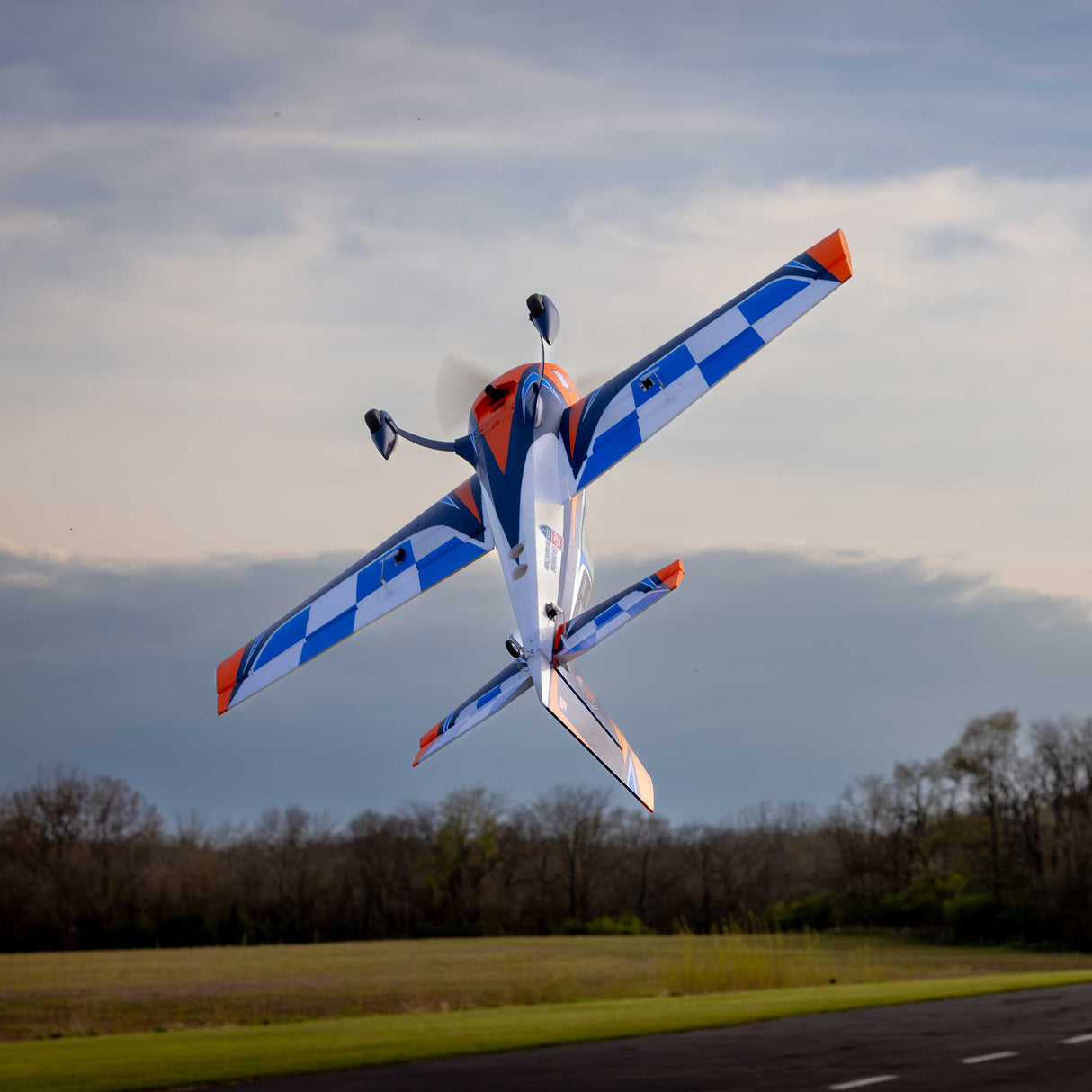 Extra 330 SC 3D 1.3M BNF Basic w/SAFE