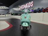 Vespa GTS 12V barnscooter med vindruta – 1 person, rosa