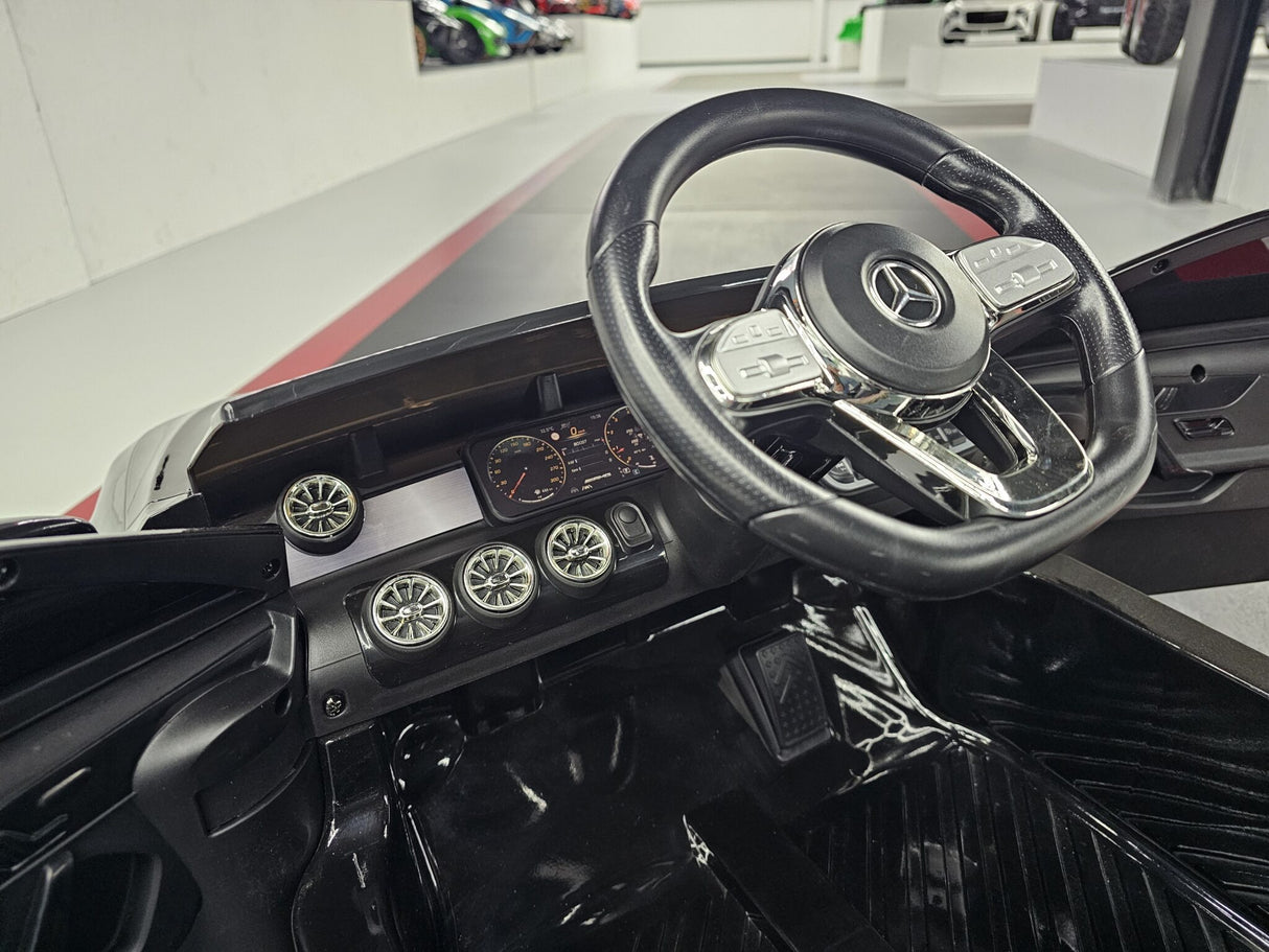 Elektrisk børnebil Mercedes CLA 45 metallic sort