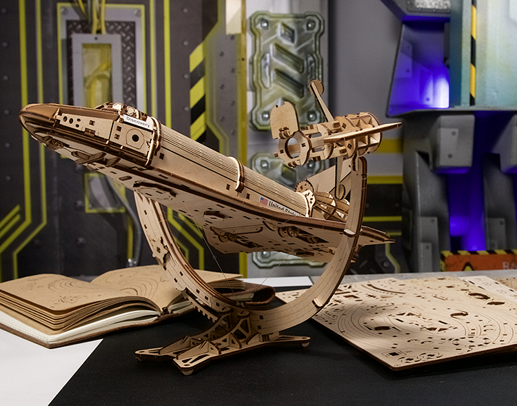 Ugears NASA Space Shuttle Discovery