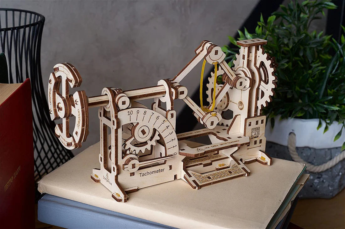 Ugears Omdrejningstæller STEM LAB
