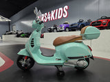 Vespa GTS 12V barnscooter med vindruta – 1 person, rosa