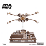 UGEARS Star Wars Luke Skywalkers X-Wing Starfighter – 3D træbyggesæt med motor (455 dele)