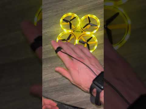 Håndleds kontrolleret Drone - styr dronen med din hånd!