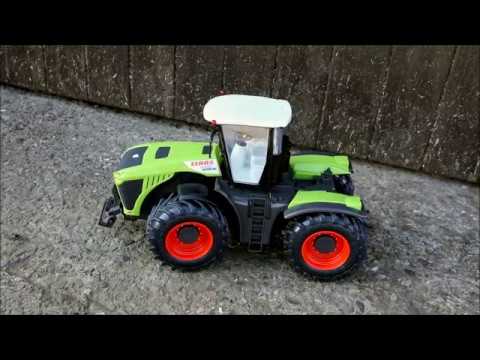 Radiostyrd CLAAS Xerion 5000 traktor med vridbar förarhytt