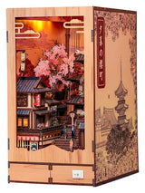 Book Nook Twilight Sakura Path 23 x 12 cm