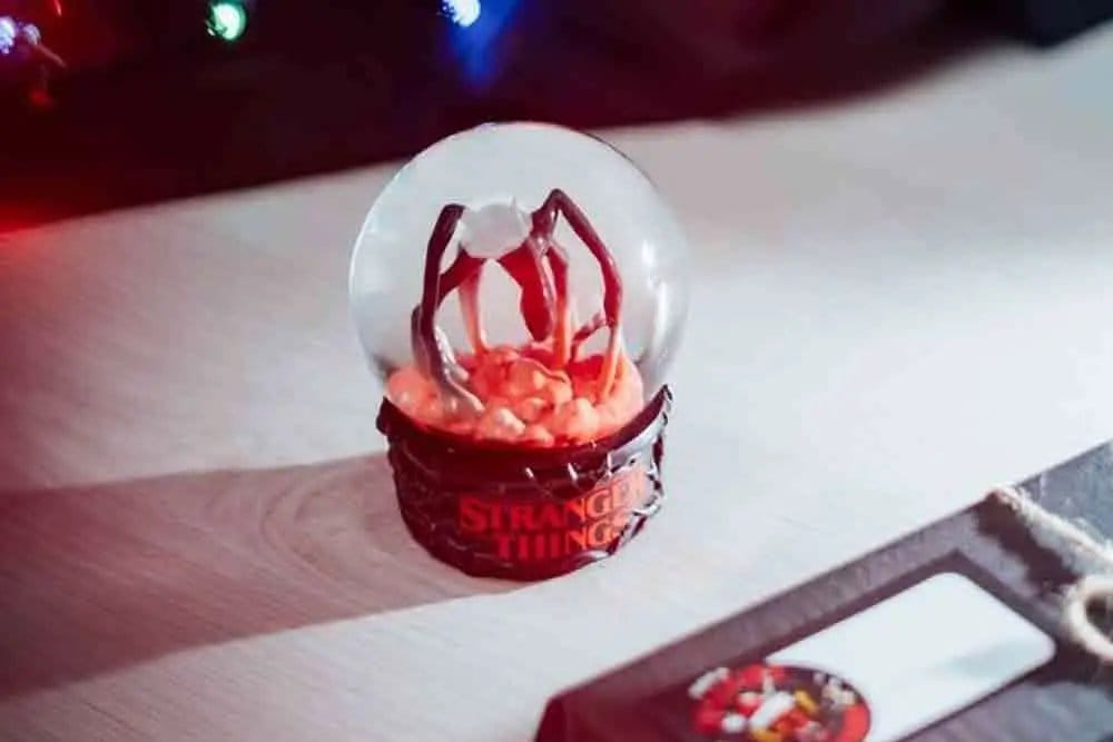 Stranger Things Snow Globe 8 cm