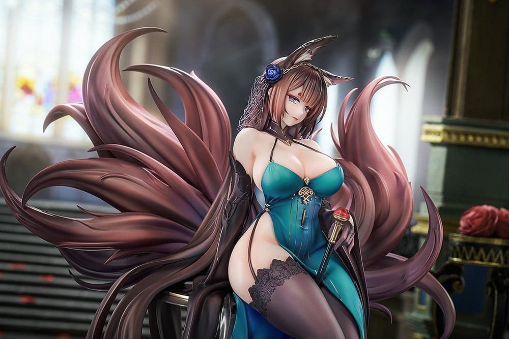 Azur Lane PVC Statue 1/7 Amagi: Throne of Fallen Petals Ver. 27 cm