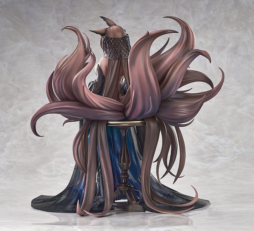Azur Lane PVC Statue 1/7 Amagi: Throne of Fallen Petals Ver. 27 cm