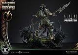Aliens vs. Predator (Comic) Ultimate Premium Masterline Statue 1/4 Machiko & Broken Tusk Predator 79 cm